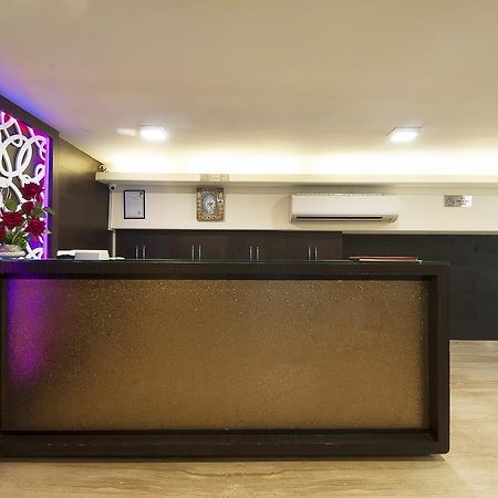 Alpina Hotels & Suites Нью-Дели Экстерьер фото
