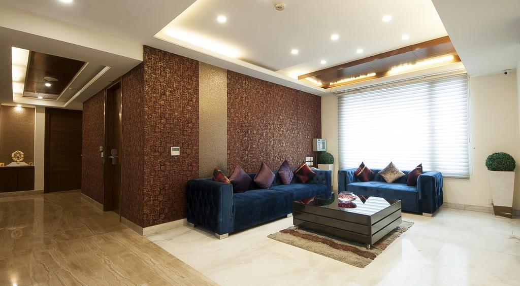 Alpina Hotels & Suites Нью-Дели Экстерьер фото