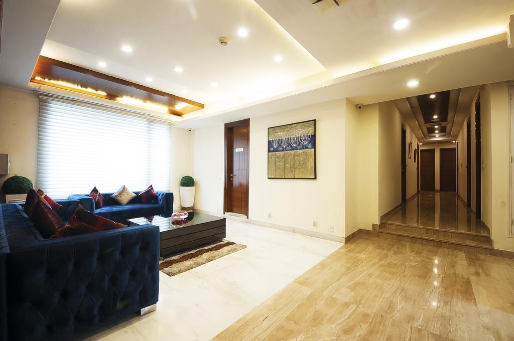 Alpina Hotels & Suites Нью-Дели Экстерьер фото