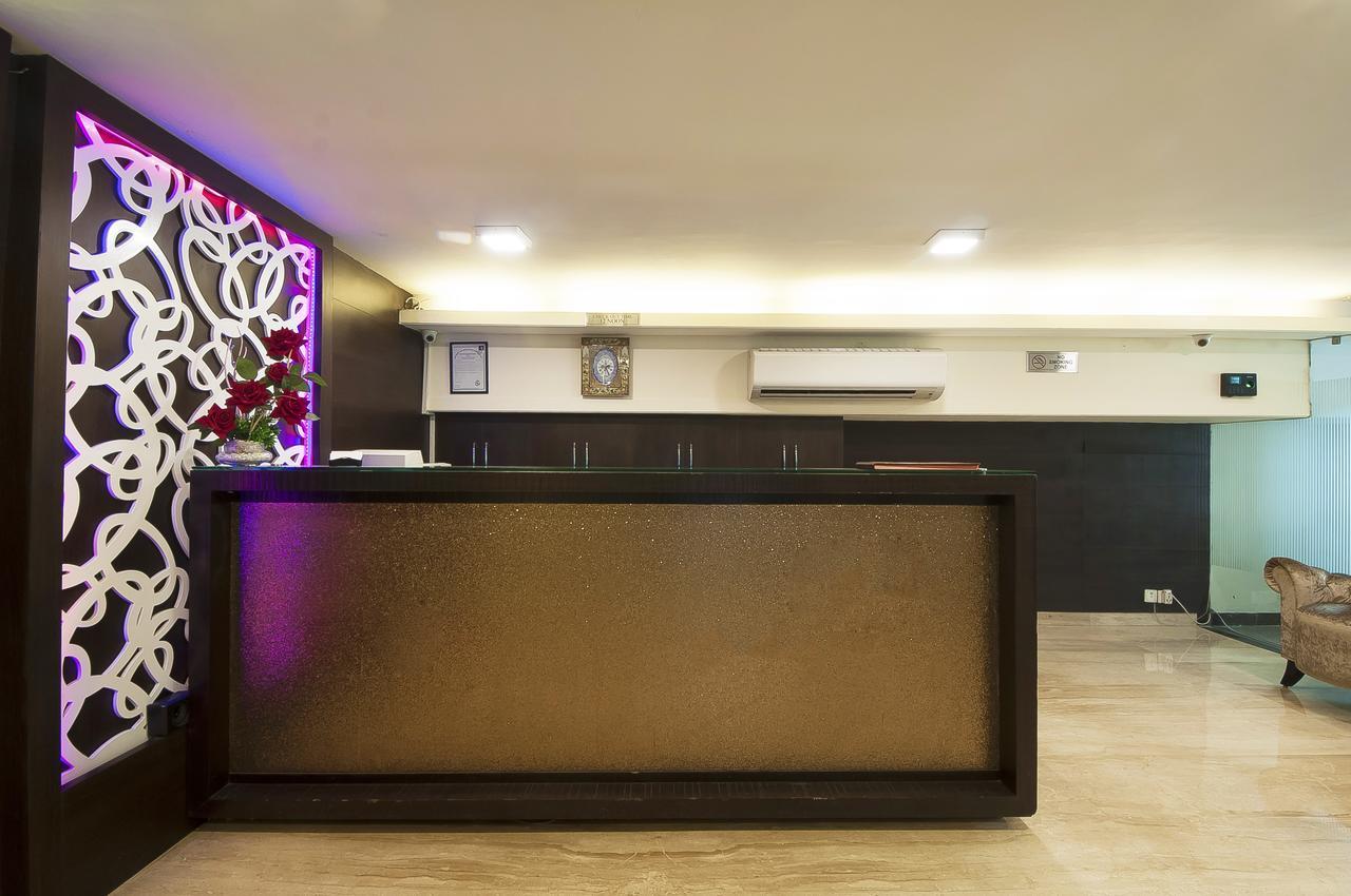 Alpina Hotels & Suites Нью-Дели Экстерьер фото