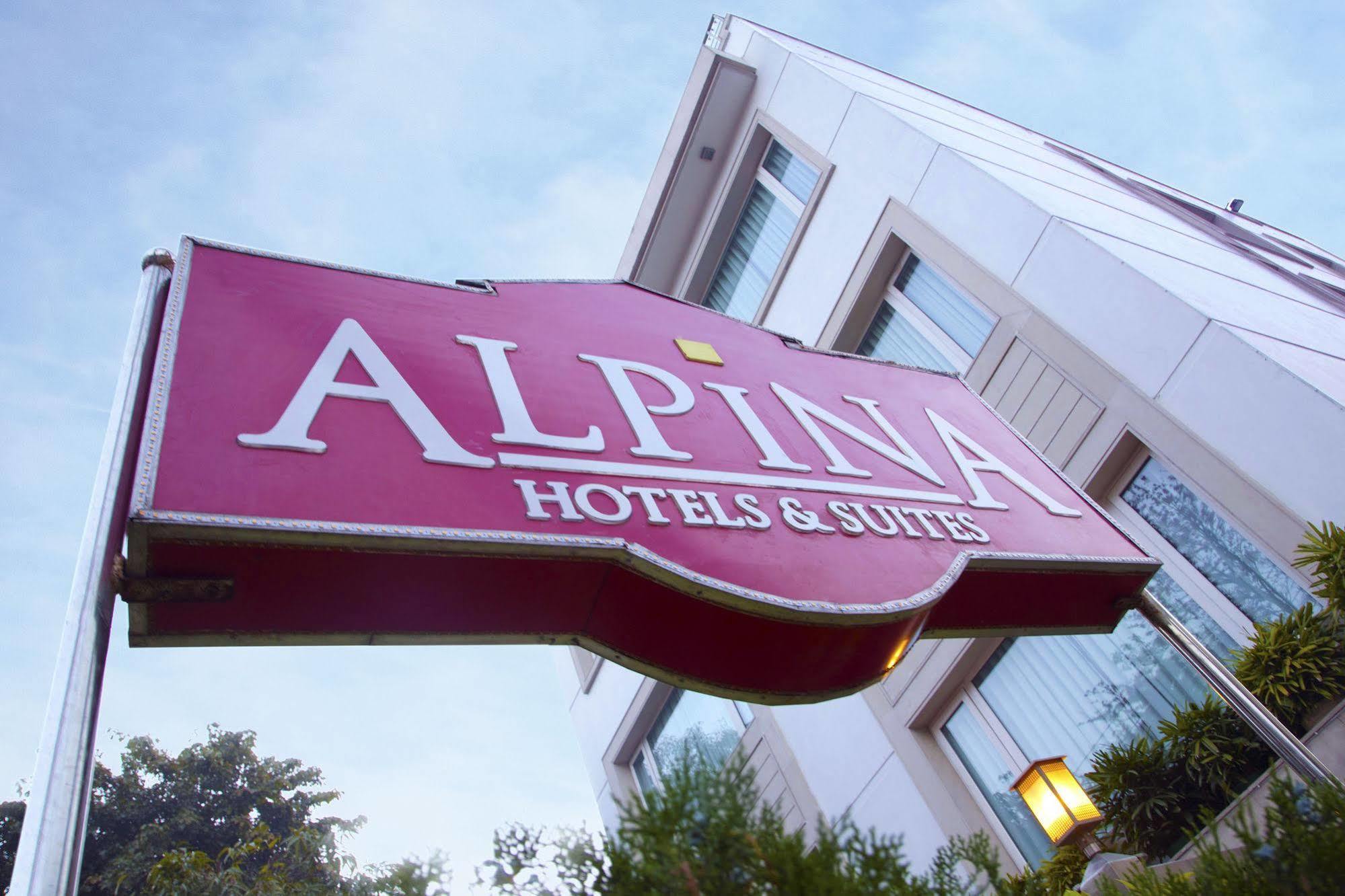 Alpina Hotels & Suites Нью-Дели Экстерьер фото